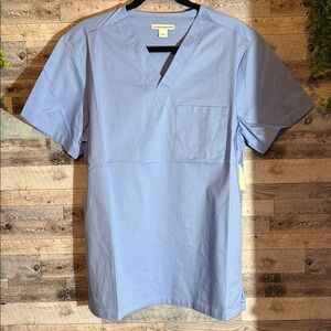 NWT! Amazon Essentials Men’s V-Neck Scrub Top w/ Pockets